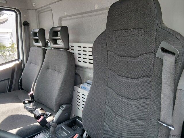 Kuorma-auto umpikorilla Iveco EuroCargo ML 75 E 19/P LBW