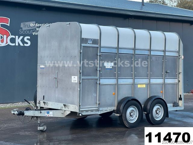 Atrelado de transporte de cavalos IFOR WILLIAMS TA35 PKW Tandem Viehanhänger