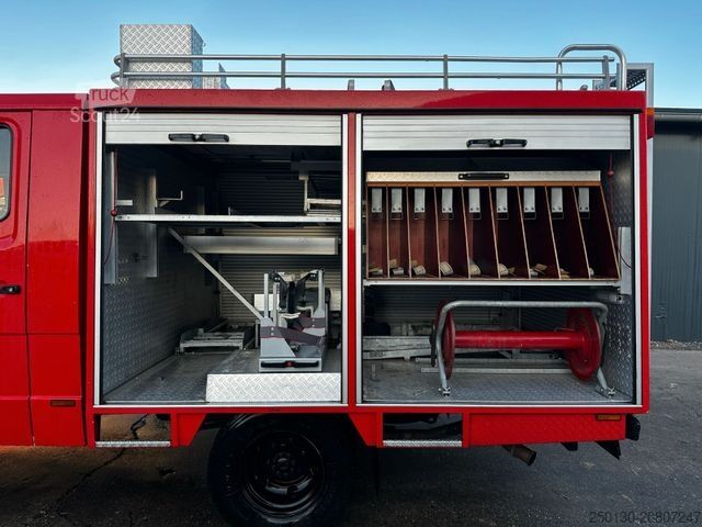 Fourgon personnalisé MERCEDES-BENZ 711 D 4x2 Feuerwehr