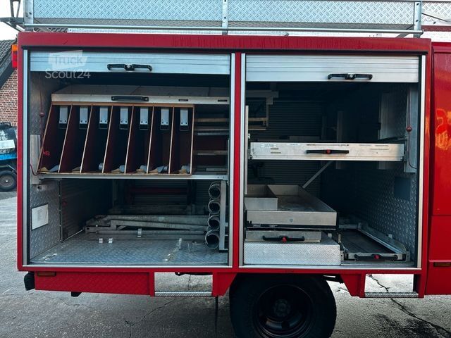 Fourgon personnalisé MERCEDES-BENZ 711 D 4x2 Feuerwehr