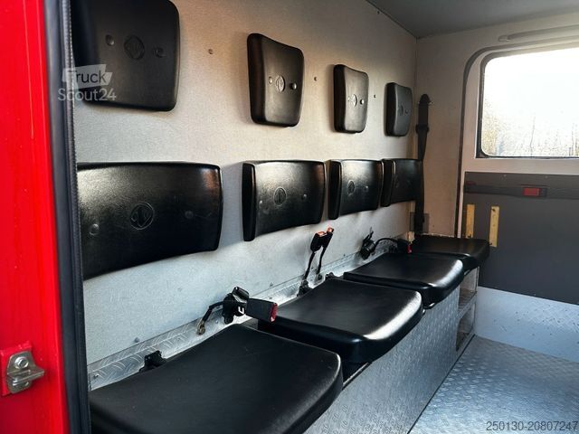 Fourgon personnalisé MERCEDES-BENZ 711 D 4x2 Feuerwehr