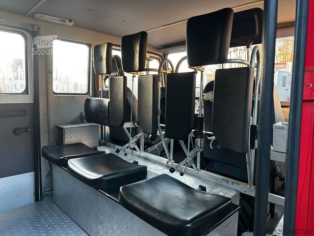 Fourgon personnalisé MERCEDES-BENZ 711 D 4x2 Feuerwehr