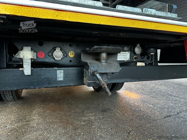 Fourgon personnalisé MERCEDES-BENZ 711 D 4x2 Feuerwehr