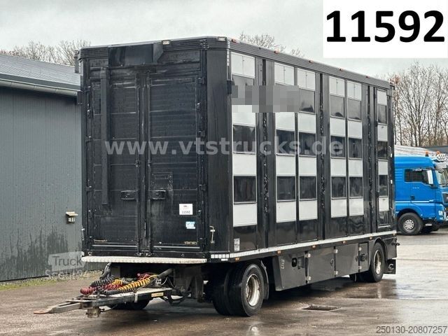 Atrelado de transporte de cavalos MENKE-JANZEN 4.Stock Viehanhänger Hubdach, Tränke