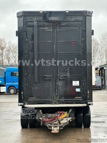 Atrelado de transporte de cavalos MENKE-JANZEN 4.Stock Viehanhänger Hubdach, Tränke