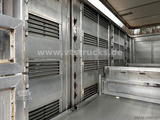 Atrelado de transporte de cavalos MENKE-JANZEN 4.Stock Viehanhänger Hubdach, Tränke