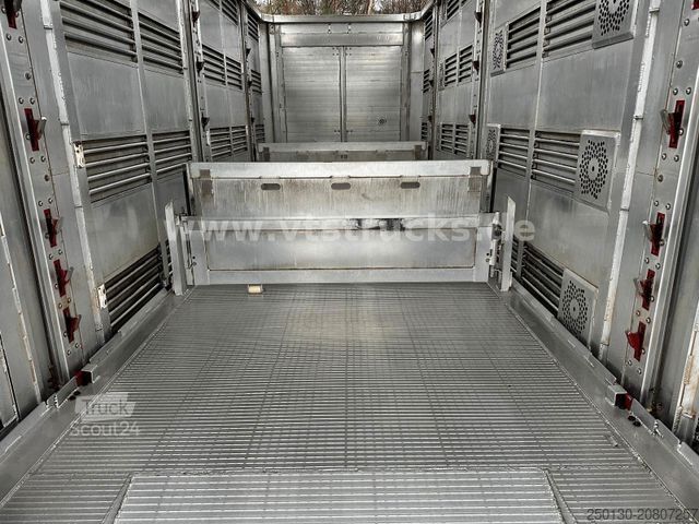 Atrelado de transporte de cavalos MENKE-JANZEN 4.Stock Viehanhänger Hubdach, Tränke