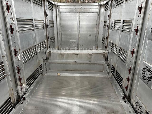 Atrelado de transporte de cavalos MENKE-JANZEN 4.Stock Viehanhänger Hubdach, Tränke