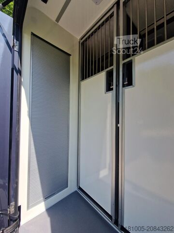 Horse transportation Renault Master STX 5 pers pro-safety paardenwagen, DEMO