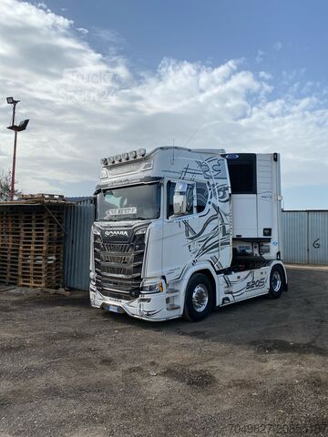 трактор + полуремарке scania S520