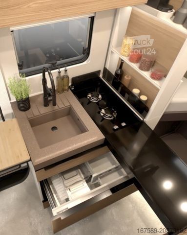 Polintegriran avtodom BÜRSTNER Signature SFT 7.0, Autom,6E,CPU,Navi,RFK,AHK