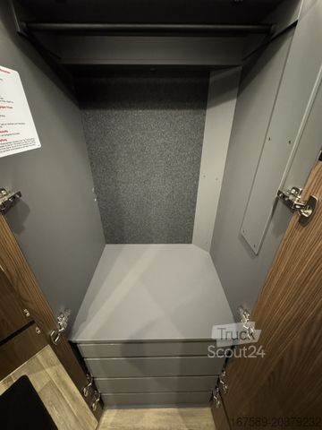 Integrirani avtodom NIESMANN+BISCHOFF Arto 88,Eifelgrau,Vollluftfdr,Gastnk,Hubbett,AHK