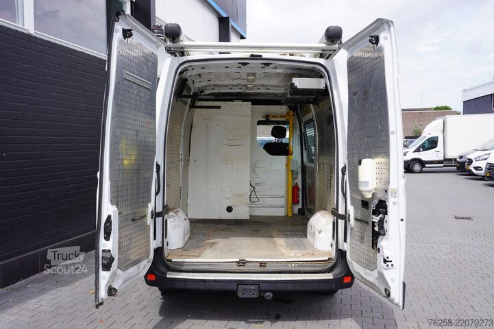 панелен ван Renault Master 2.3 dCi 130PK L2H2 EURO 6 - Airco - Crui...