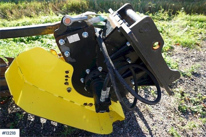 Machine de chantier Digga BFT2 Chain digger w/ Combi attachment.