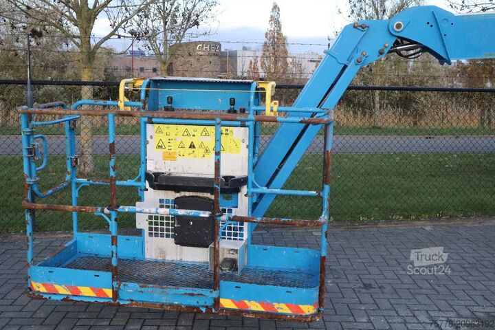 Platformă de lucru telescopică articulată Genie S-80 J | 26.5 METER | 300 KG | LOW HOURS