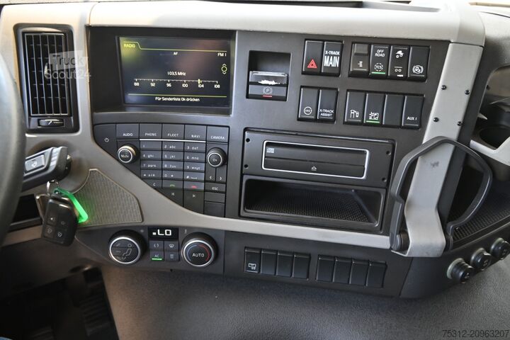 Platós teherautó ponyvával Volvo FM460  6x4 X-Track HD Allrad E6 LBW AHK Lenkachse