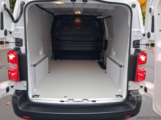 Dobozos furgon Peugeot Expert L2 BHDi 145 EAT8 +AHK+Kamera+Holzboden+