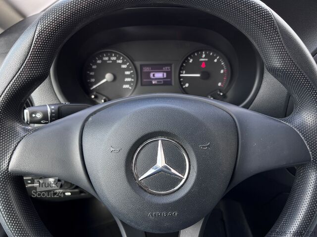 Fourgonnette Mercedes-Benz Vito 114 lang Klima AHK Ladeboden Seiten