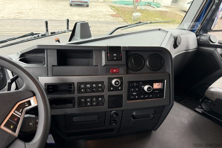 Standaard trekker Renault T430 4x2 / Swiss-Vehicle