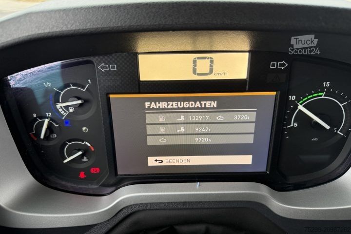 Standaard trekker Renault T430 4x2 / Swiss-Vehicle