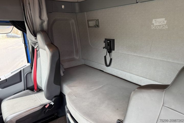 Standaard trekker Renault T430 4x2 / Swiss-Vehicle