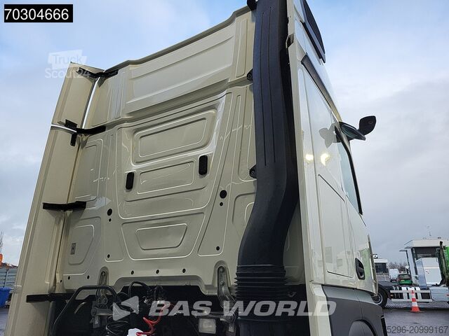 Standaard trekker Mercedes Actros 1845 4X2 GigaSpace Retarder MirrorCam Na...