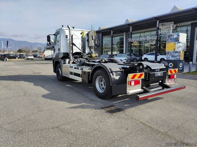 Tovornjakovo podvozje FORD TRUCKS 1833 DC CARRO 4X2 4250 6,9 Lit.