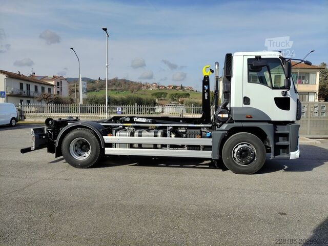 Šasija kamiona FORD TRUCKS 1833 DC CARRO 4X2 4250 6,9 Lit.