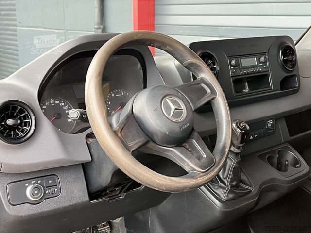 Furgão pick-up MERCEDES-BENZ Sprinter 311 CDI DOKA 6-Sitze AHK 2,7m 1-Hand