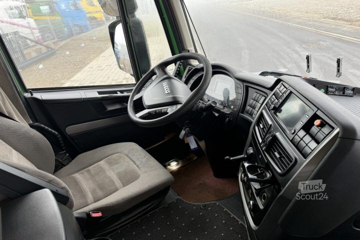 Camion caisson Iveco 190S42 Stralis 4x2 Koffer/HB / Swiss-Vehicle