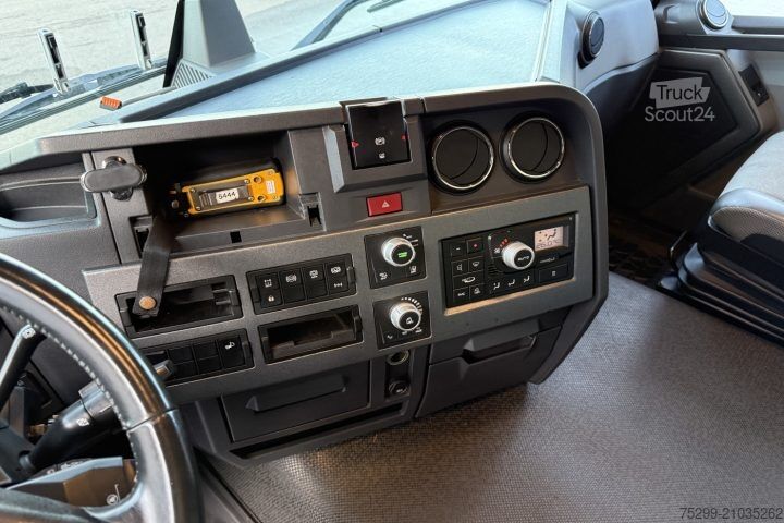 Бортовой грузовик с тентом Renault T 460 4x2 Pritsche-Plane / Swiss-Vehicle