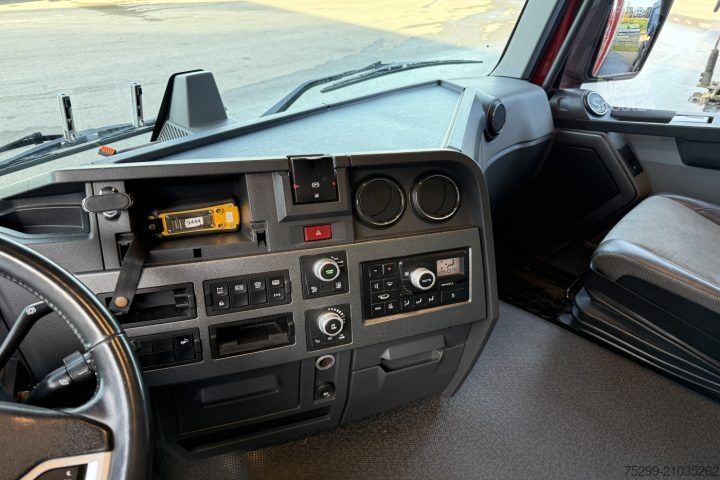 Бортовой грузовик с тентом Renault T 460 4x2 Pritsche-Plane / Swiss-Vehicle