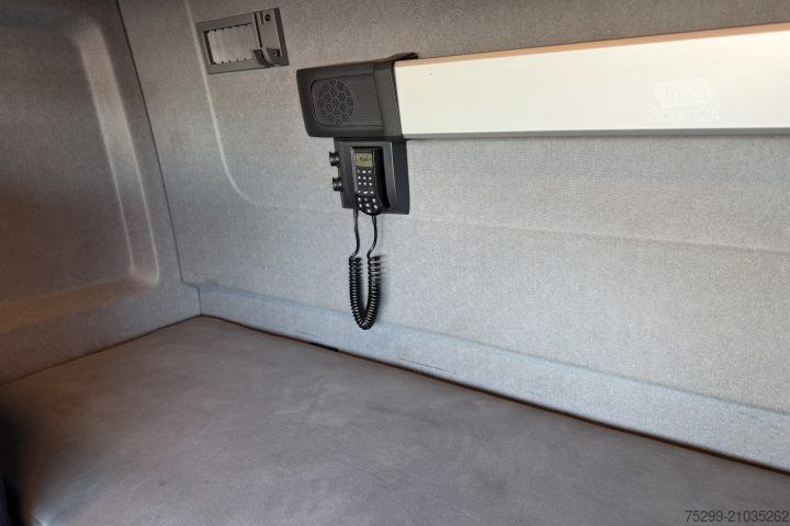 Бортовой грузовик с тентом Renault T 460 4x2 Pritsche-Plane / Swiss-Vehicle