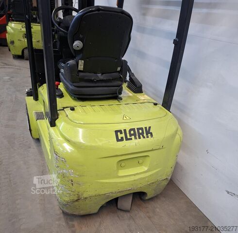 Chariot élévateur frontal Clark GTX20s