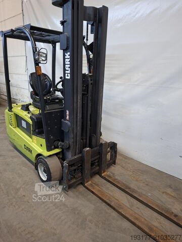 Chariot élévateur frontal Clark GTX20s