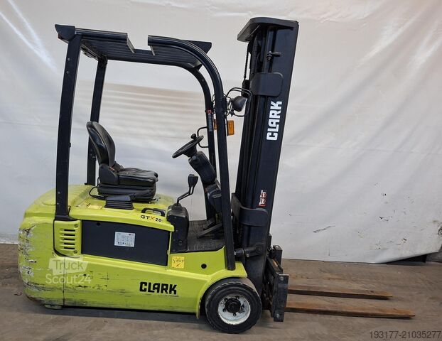 Chariot élévateur frontal Clark GTX20s
