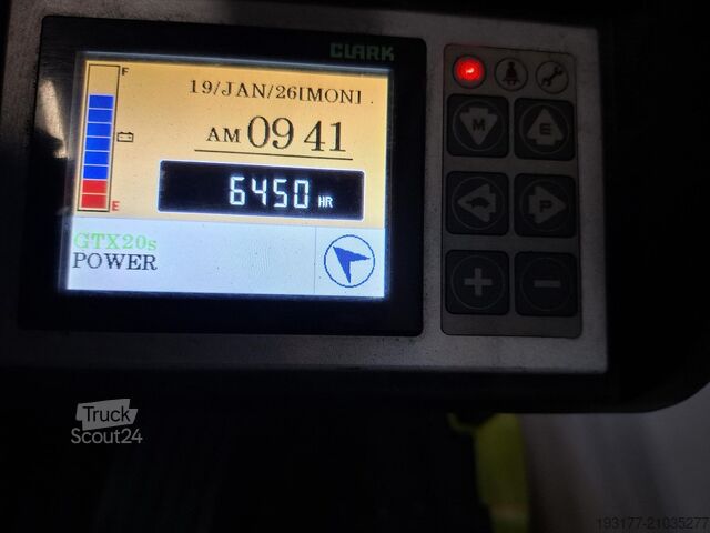 Chariot élévateur frontal Clark GTX20s