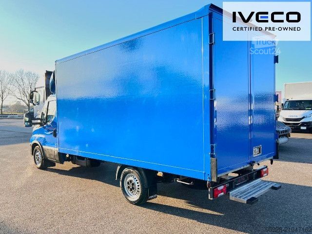 Fourgon tôlé IVECO 35S18H Koffer / Portaltüren, 3L Hubraum!