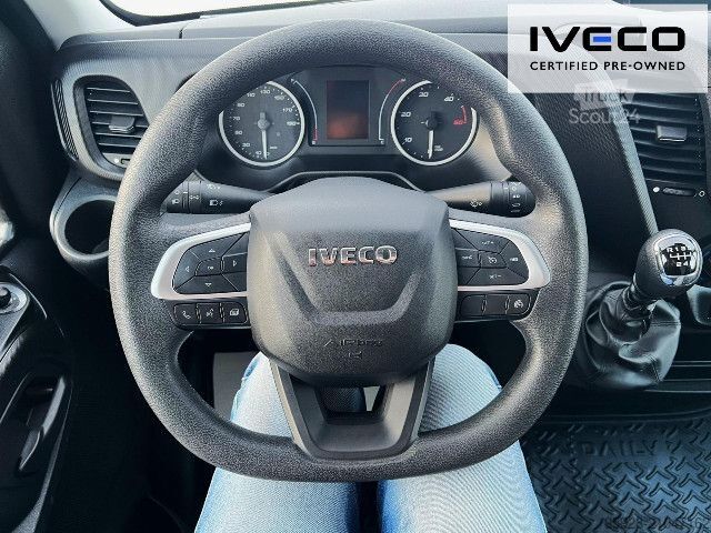 Fourgon tôlé IVECO 35S18H Koffer / Portaltüren, 3L Hubraum!