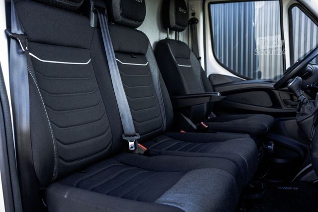 Box van IVECO 35C16 | 3.0L | Bakwagen met Laadklep | N1 | Auto