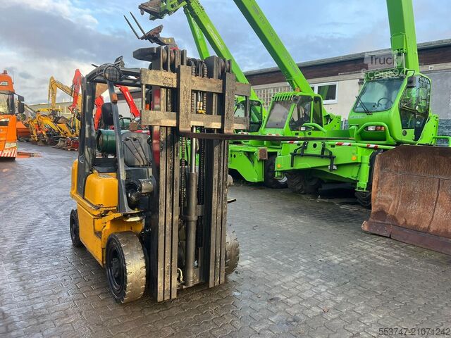 Forklift Nissan FG 25