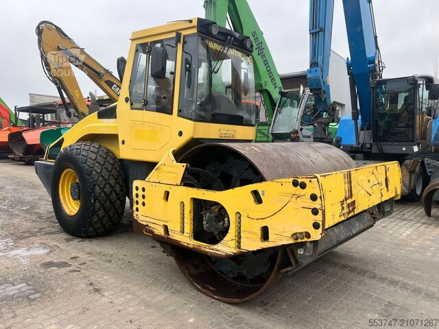 Enkele wals BOMAG BW 213 DH-4