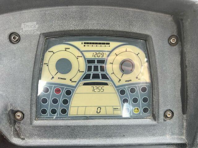 Enkele wals BOMAG BW 213 DH-4