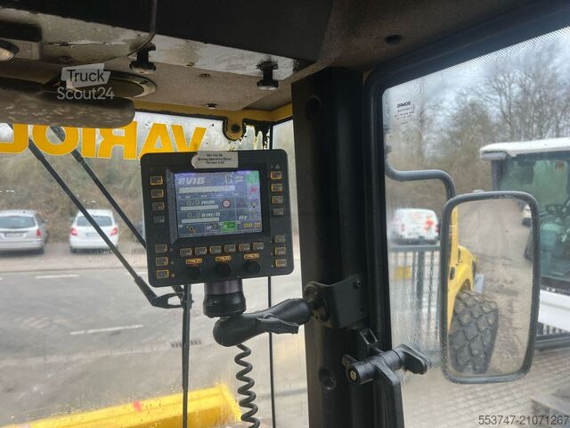 Enkele wals BOMAG BW 213 DH-4