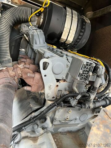 Enkele wals BOMAG BW 213 DH-4