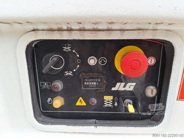  JLG M3369