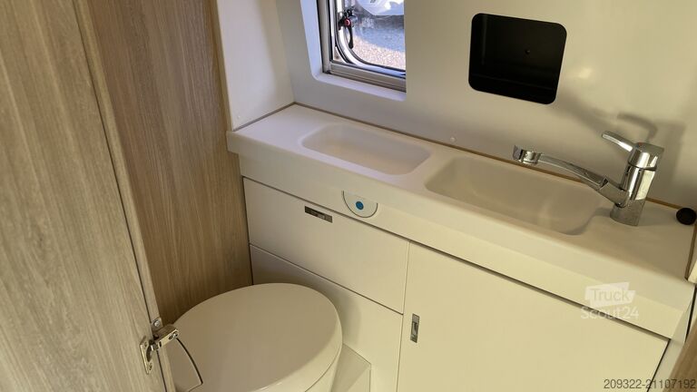 Caravana/autocaravana Fiat Weinsberg Carabus 600 K | 4 Posti Letto | Completamente Attrezzato