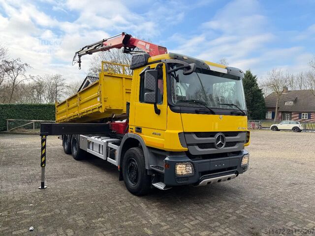 Vrachtwagen met kraan Mercedes-Benz Actros 2636 / 6x4 / HMF2020 - K2 / WAF Kipper /...