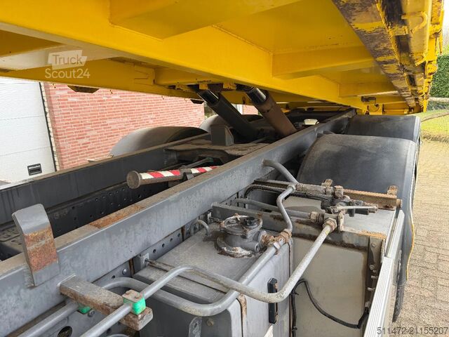 Vrachtwagen met kraan Mercedes-Benz Actros 2636 / 6x4 / HMF2020 - K2 / WAF Kipper /...