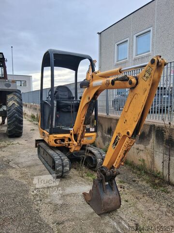 Mini-pelle JCB 8018
